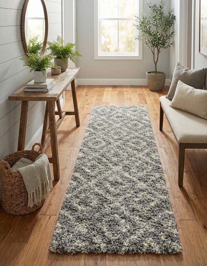 2' x 8' Lattice Shag Runner Rug