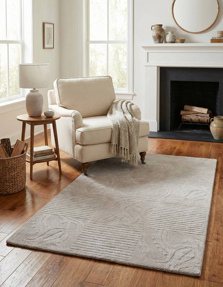 Detail image of 2' 8 x 4' 10  Hand Knotted Darya Wool Rug