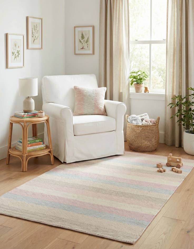 Detail image of 3' 11 x 5' 8 Hand Knotted Kilim Wool Rug