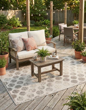 4' x 6' Easy-Clean Sabrina Soto Indoor / Outdoor Rug