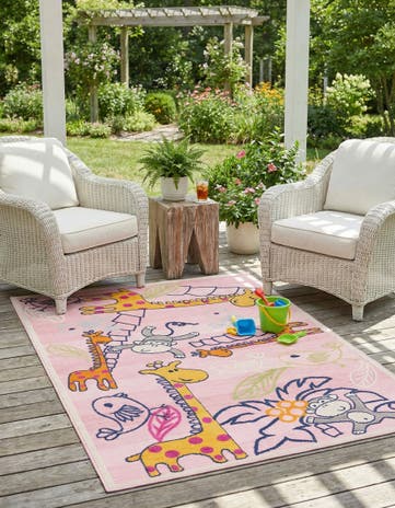 5' 3 x 7' 7 Easy-Clean Indoor / Outdoor Rug