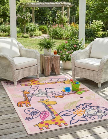 5' 3 x 7' 7 Easy-Clean Indoor / Outdoor Rug