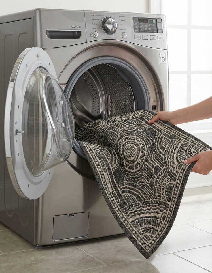 Detail image of  2' x 5' 3  Washable Traditional Indoor / Outdoor Runner Rug