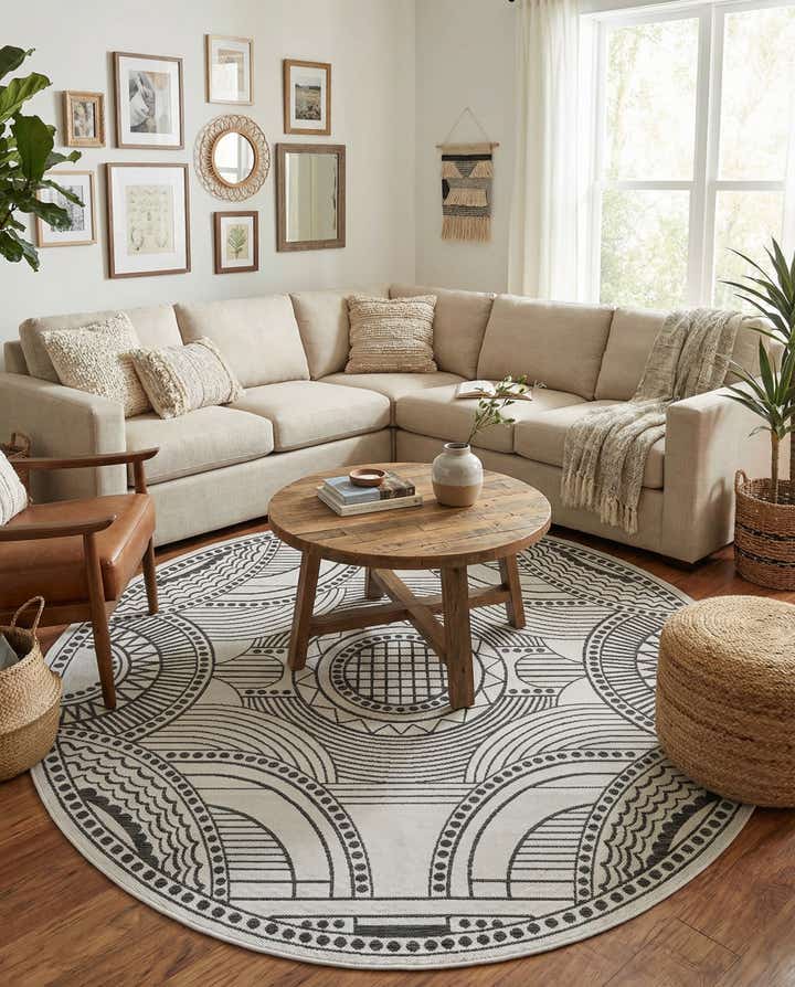 7' 10 x 7' 10 Easy-Clean Traditional Indoor / Outdoor Round Rug