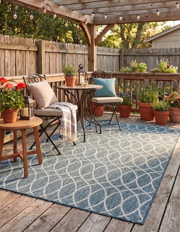4' x 6' Easy-Clean Lattice Indoor / Outdoor Rug