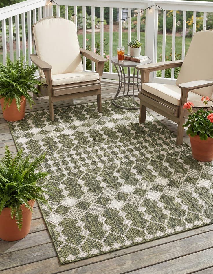 Detail image of  4' x 6'  Washable Lattice Indoor / Outdoor Rug