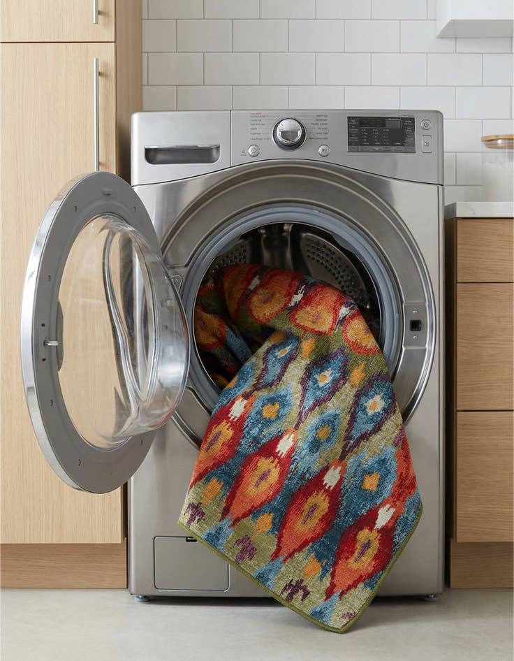 Detail image of 7' 10 x 7' 10  Washable Modern Indoor / Outdoor Square Rug