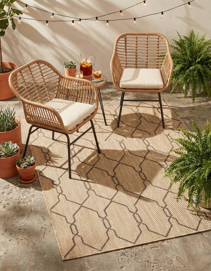 Detail image of  4' x 6'  Washable Lattice Indoor / Outdoor Rug