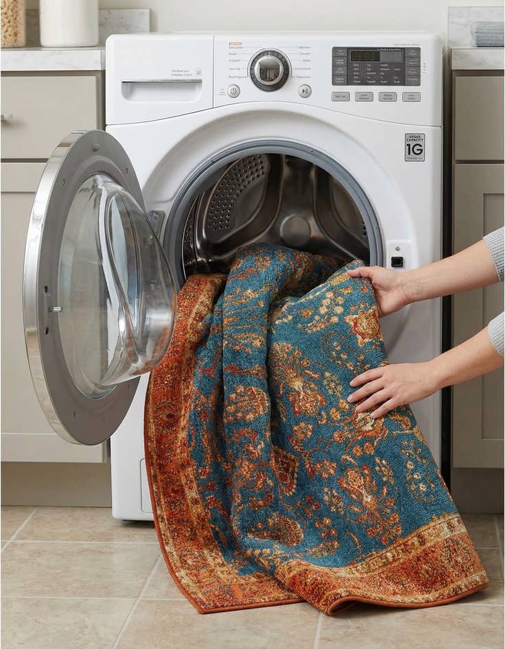 Detail image of 7' 10 x 7' 10  Washable Traditional Indoor / Outdoor Square Rug