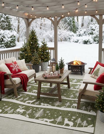 7' 10 x 10' Easy-Clean Holiday Indoor / Outdoor Rug