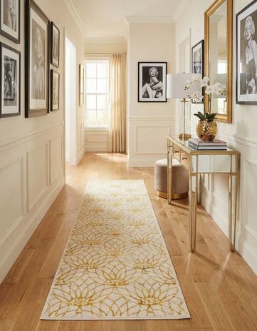 2' x 10' Marilyn Monroe™ Glam Dahlia Runner Rug