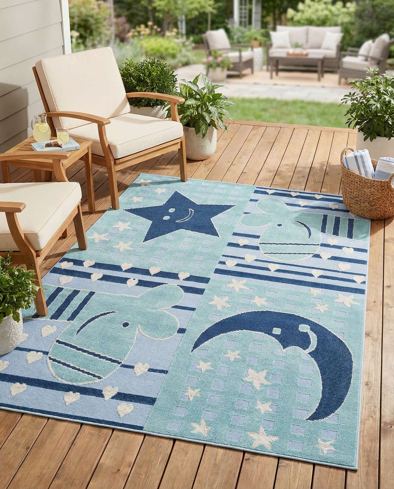 5' 3 x 7' 7 Easy-Clean Indoor / Outdoor Rug