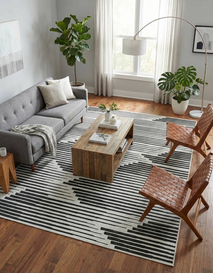 Detail image of 7' x 10' Easy-Clean Modern Indoor / Outdoor Rug
