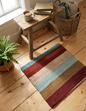 1' 5 x 1' 6 Hand Woven Pillow Wool Square Rug