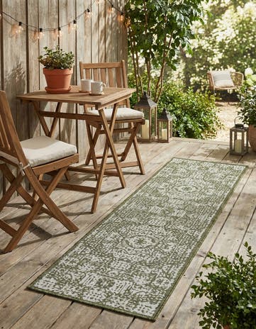 2' x 8' Easy-Clean Traditional Indoor / Outdoor Runner Rug