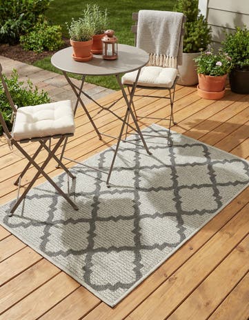 Gray Easy-Clean Lattice Indoor / Outdoor Rug