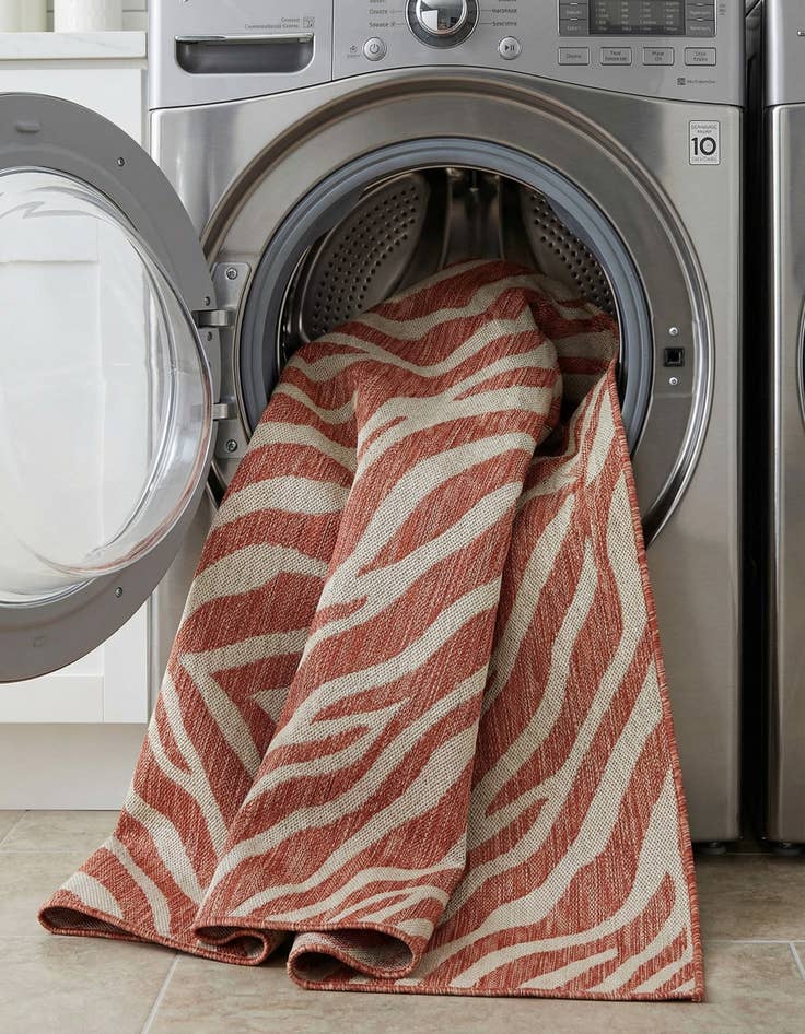 Detail image of  5' 3 x 8'  Washable Safari Indoor / Outdoor Rug