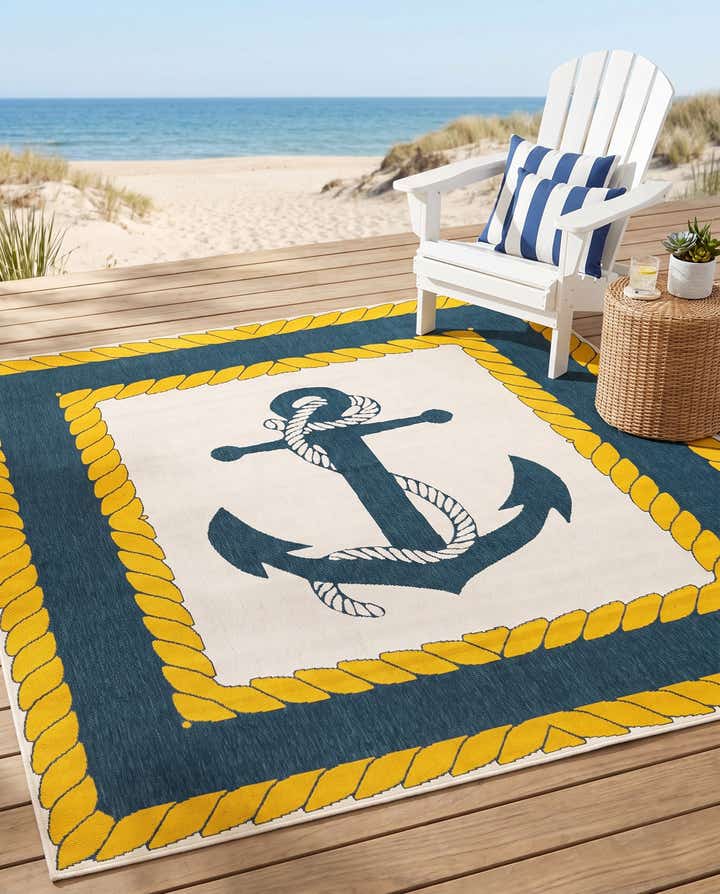 7' 10 x 7' 10 Easy-Clean Coastal Indoor / Outdoor Square Rug