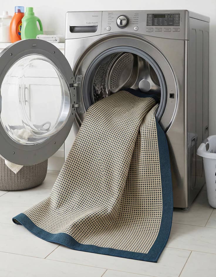 Detail image of 7' 10 x 10'  Washable Border Indoor / Outdoor Rug