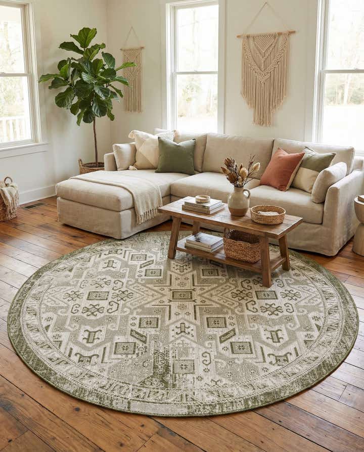 7' 10 x 7' 10 Easy-Clean Aztec Indoor / Outdoor Round Rug