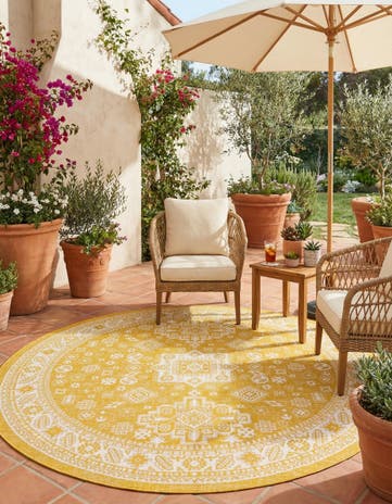 Yellow Easy-Clean Aztec Indoor / Outdoor Round Rug