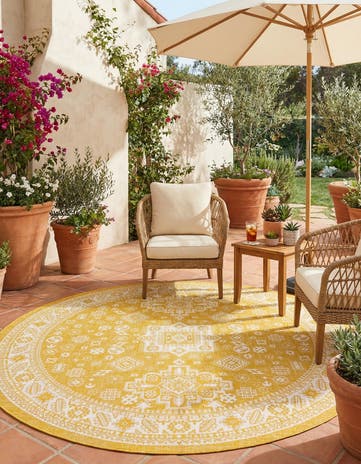 Yellow Easy-Clean Aztec Indoor / Outdoor Round Rug