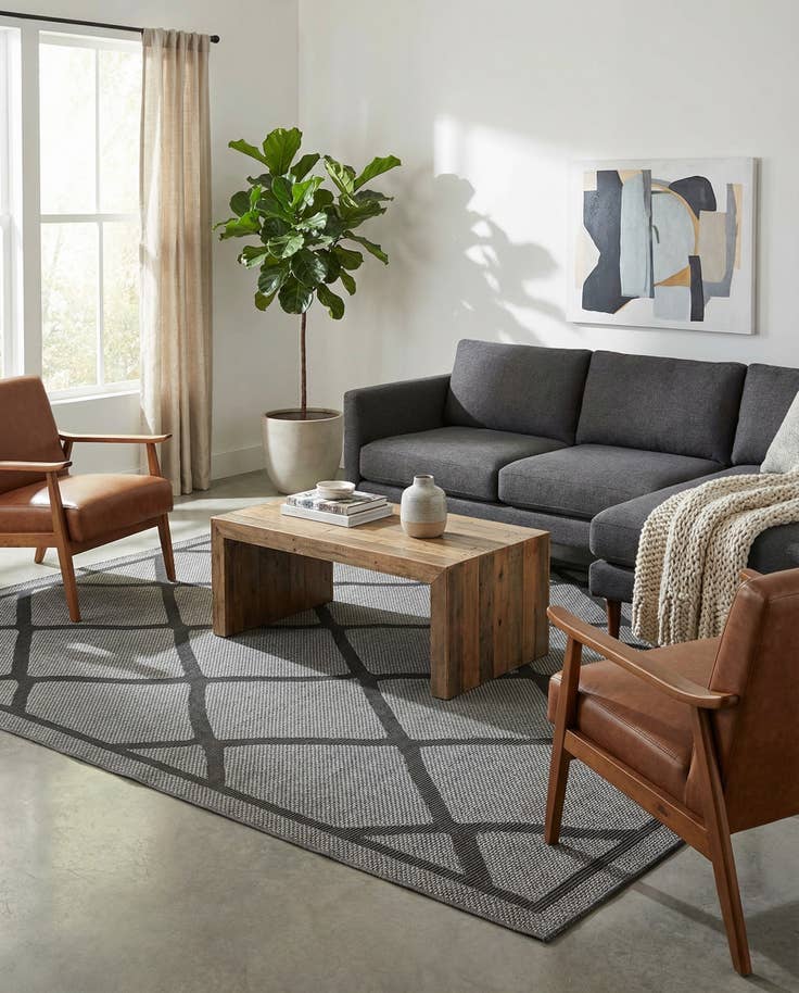 Detail image of 9' x 12' Easy-Clean Trellis Indoor / Outdoor Rug