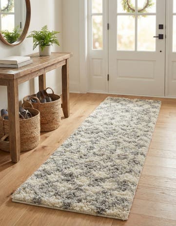 2' x 6' Moroccan Trellis Shag Runner Rug
