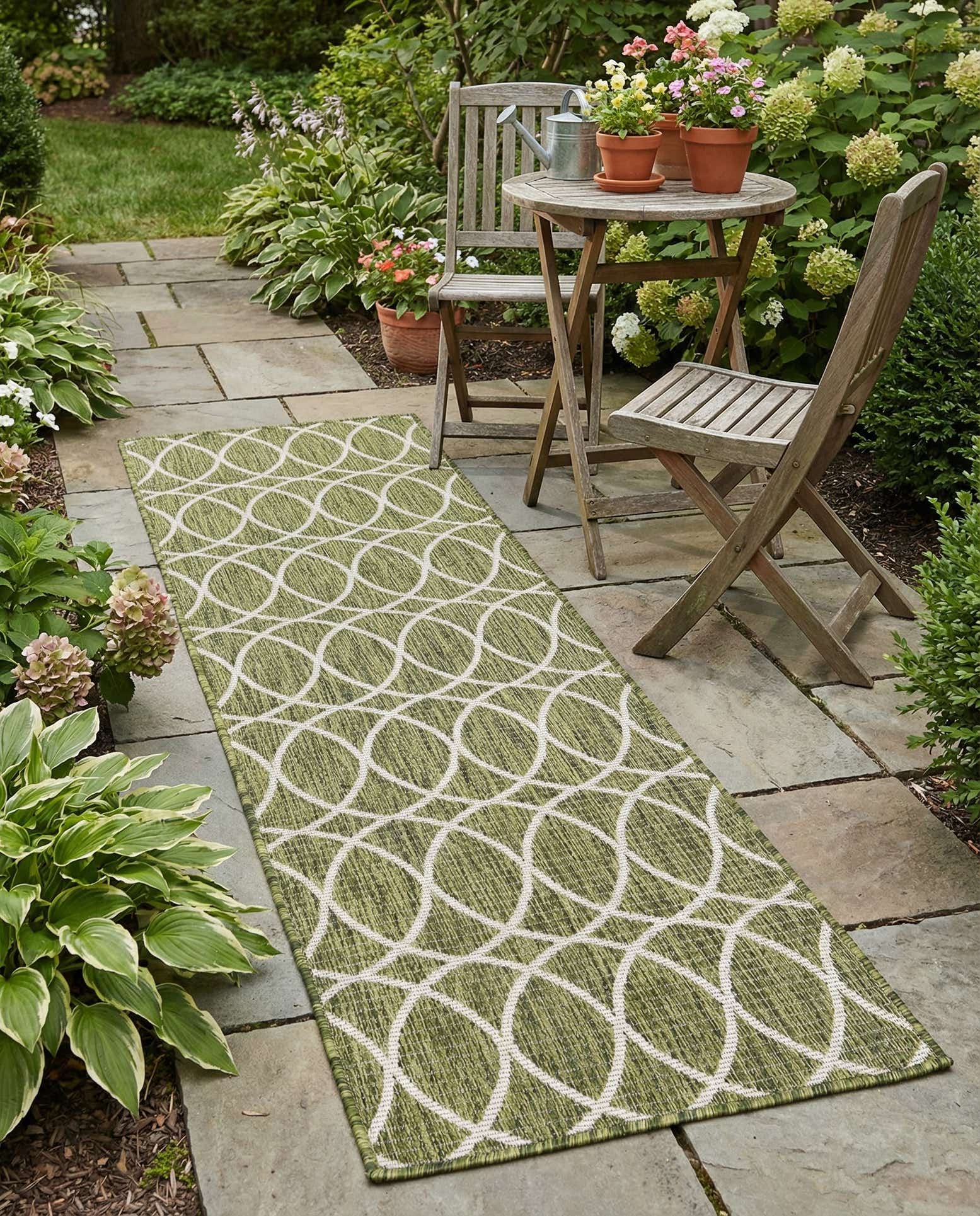 2' x 6' Easy-Clean Trellis Indoor / Outdoor Runner Rug