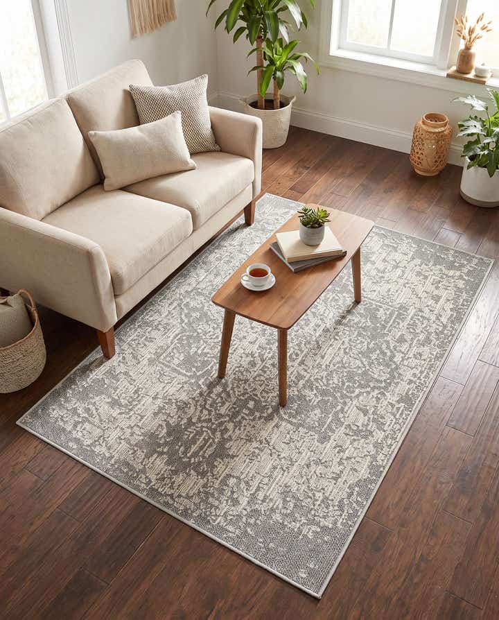 4' 1 x 6' 1 Easy-Clean Traditional Indoor / Outdoor Rug