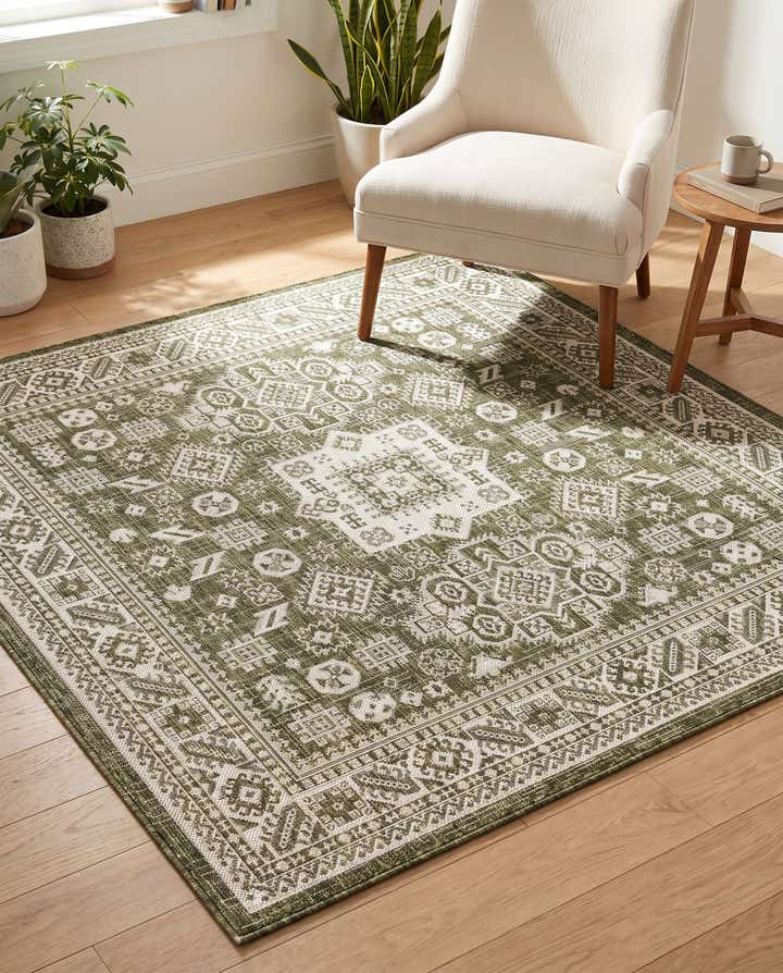 5' 3 x 5' 3 Easy-Clean Aztec Indoor / Outdoor Square Rug