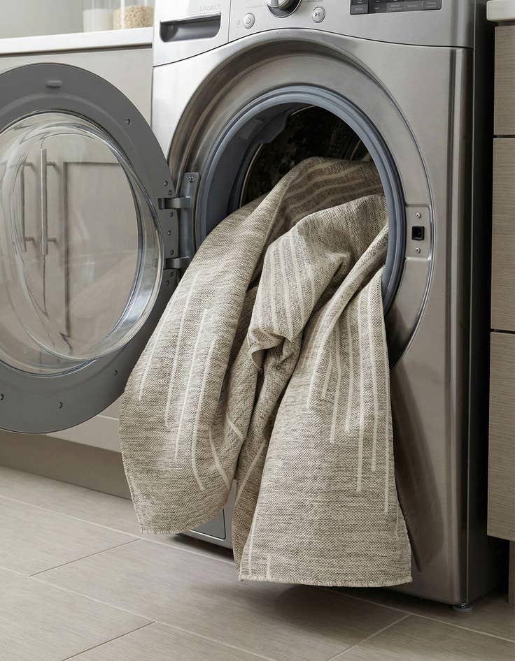 Detail image of 7' 10 x 7' 10  Washable Modern Indoor / Outdoor Square Rug