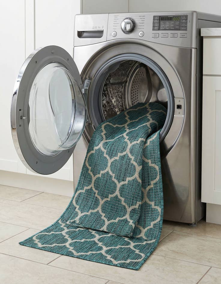 Detail image of  2' x 6'  Washable Lattice Indoor / Outdoor Runner Rug