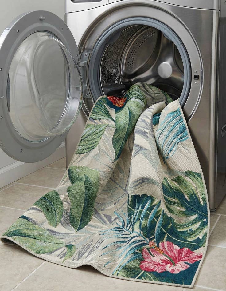 Detail image of 4' x 6'  Washable Botanical Indoor / Outdoor Rug