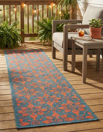 2' x 8' Easy-Clean Lattice Indoor / Outdoor Runner Rug