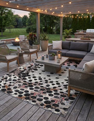 White and Black Easy-Clean Modern Indoor / Outdoor Rug