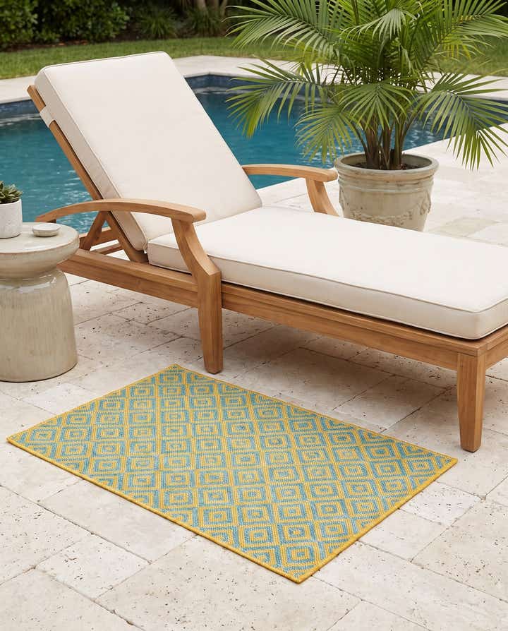 2' x 3' Easy-Clean Jill Zarin Costa Rica Indoor / Outdoor Rug