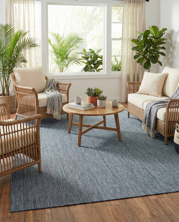 Detail image of 7' 10 x 11' Easy-Clean Solid Indoor / Outdoor Rug