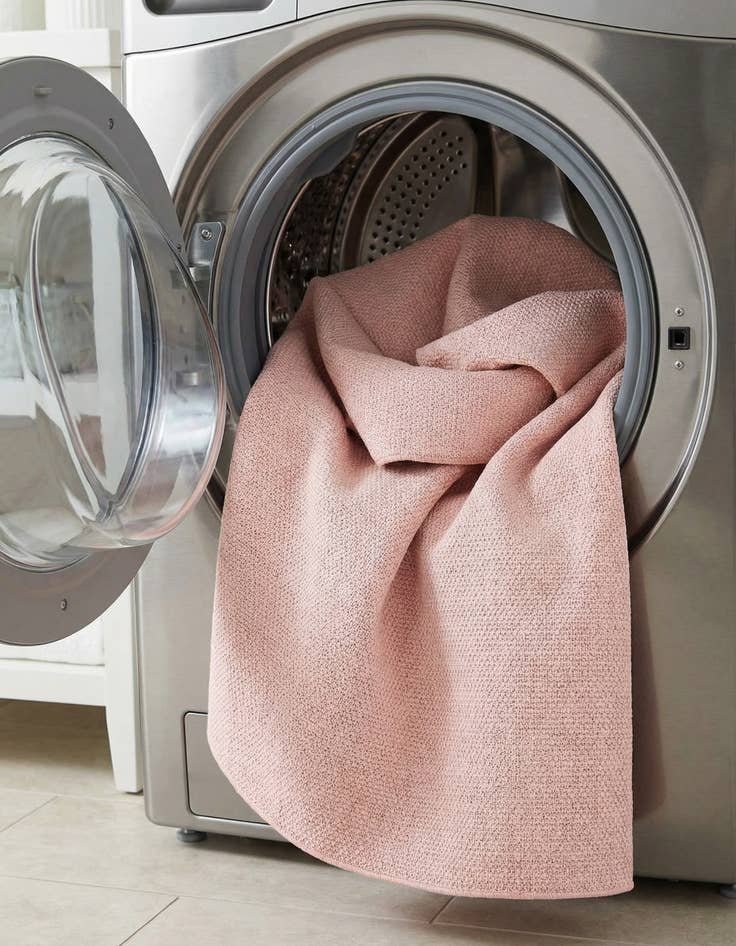 Detail image of 7' 10 x 7' 10  Washable Solid Indoor / Outdoor Round Rug