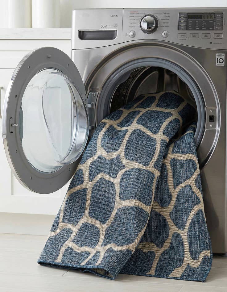 Detail image of 5' 3 x 8'  Washable Safari Indoor / Outdoor Rug