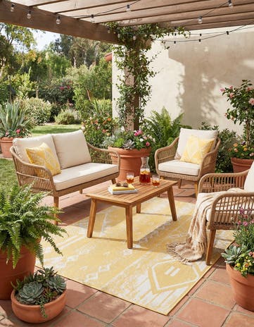 5' 3 x 8' Easy-Clean Bohemian Indoor / Outdoor Rug