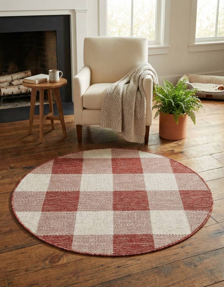 Detail image of 3' x 3'  Washable Checkered Indoor / Outdoor Round Rug