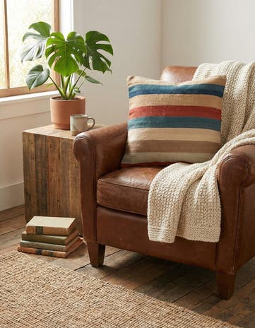 2' 5 x 2' 5 Hand Woven Pillow Wool Square Rug