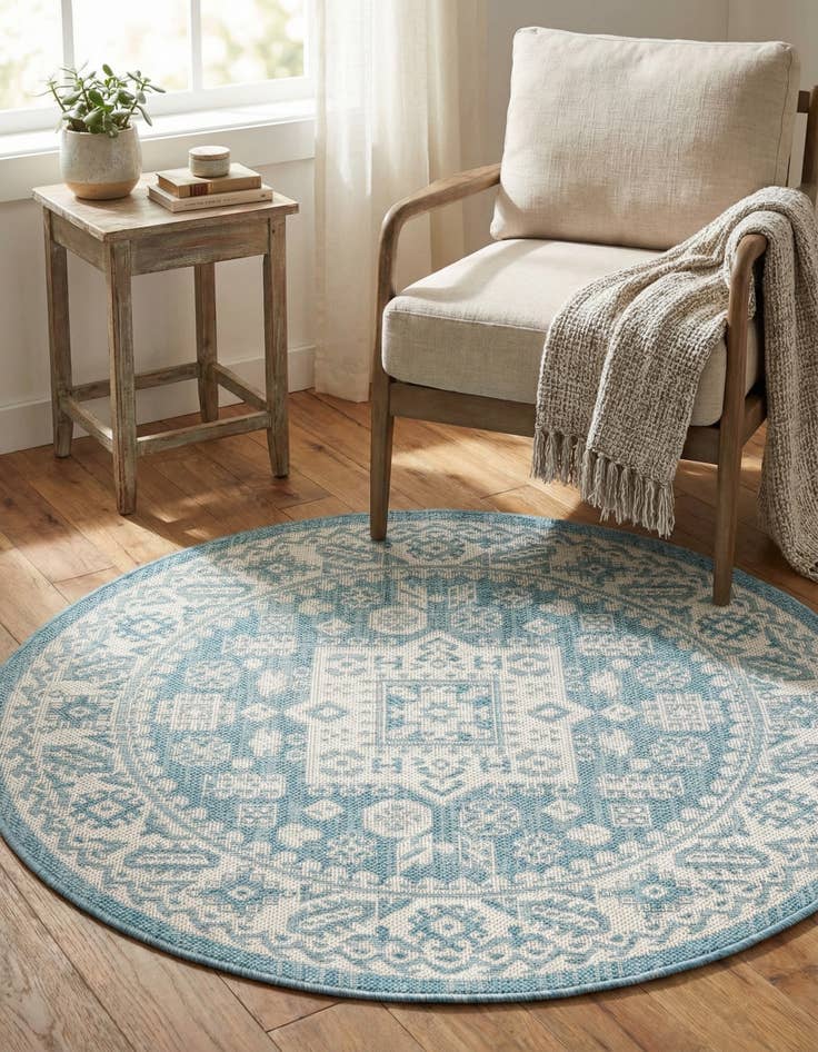 Detail image of 3' x 3'  Washable Aztec Indoor / Outdoor Round Rug