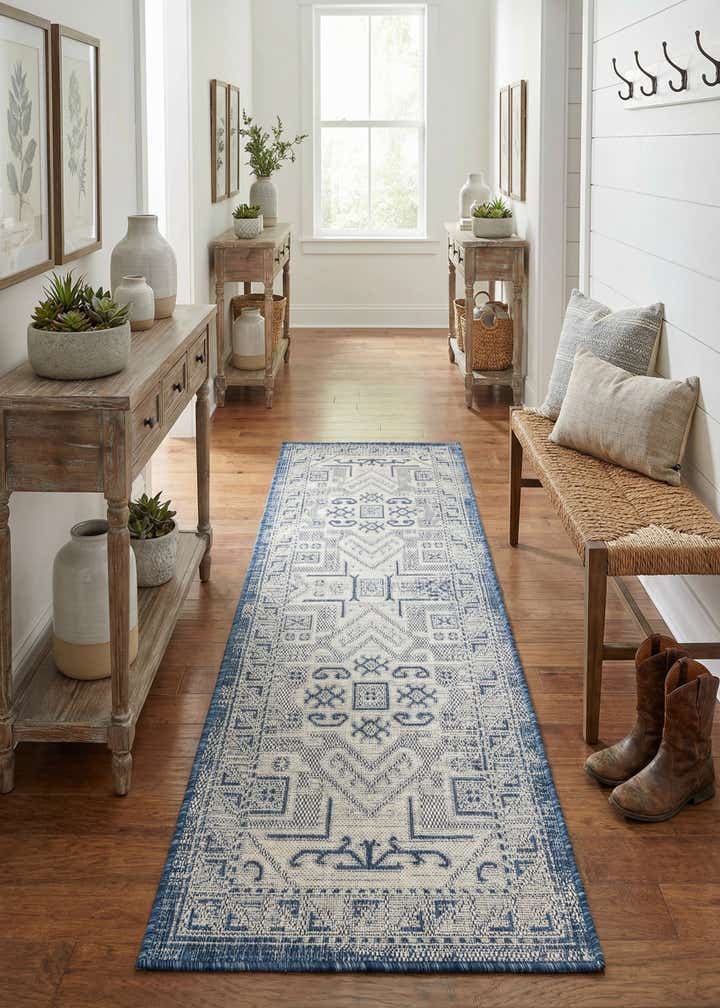 2' x 6' Easy-Clean Aztec Indoor / Outdoor Runner Rug