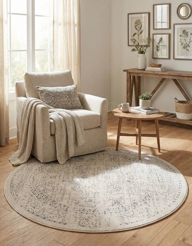 Detail image of 5' x 5' Isabella Round Rug