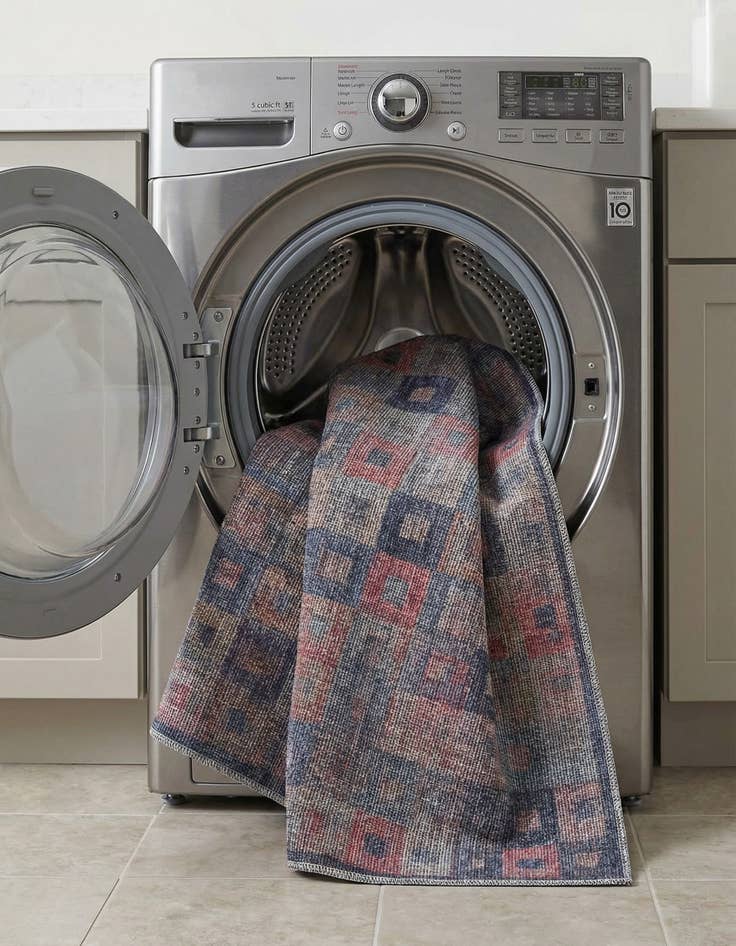 Detail image of 5' 3 x 8'  Washable Sisu Rug