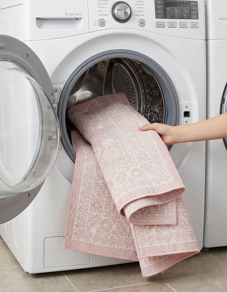 Detail image of 5' 3 x 5' 3  Washable Aztec Indoor / Outdoor Square Rug