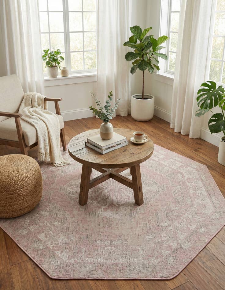 Detail image of 7' 10 x 7' 10  Washable Traditional Indoor / Outdoor Octagon Rug