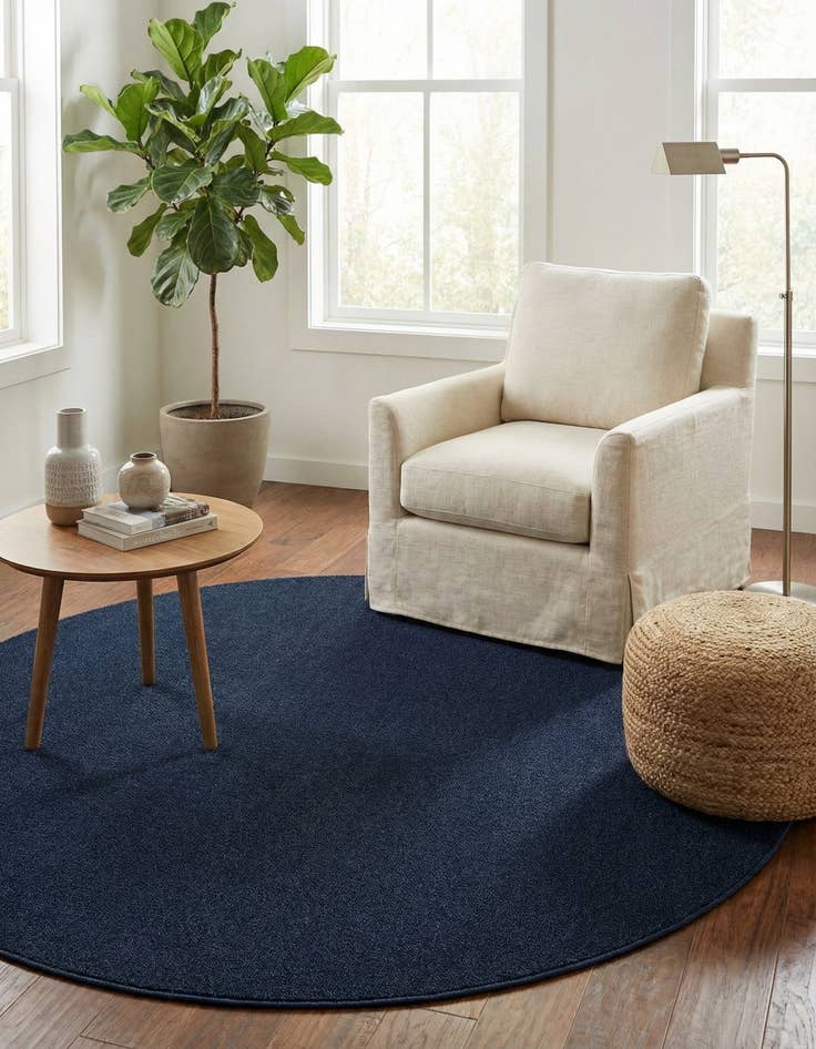 Detail image of  7' 10 x 7' 10  Washable Solid Indoor / Outdoor Round Rug